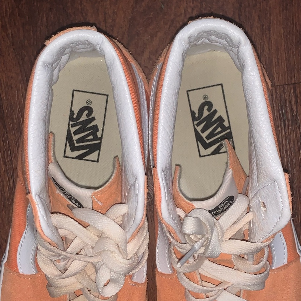 Vans - Picture 10 of 13